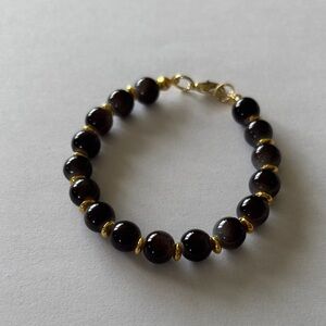 Elegant Gold and Black Beaded Bracelet